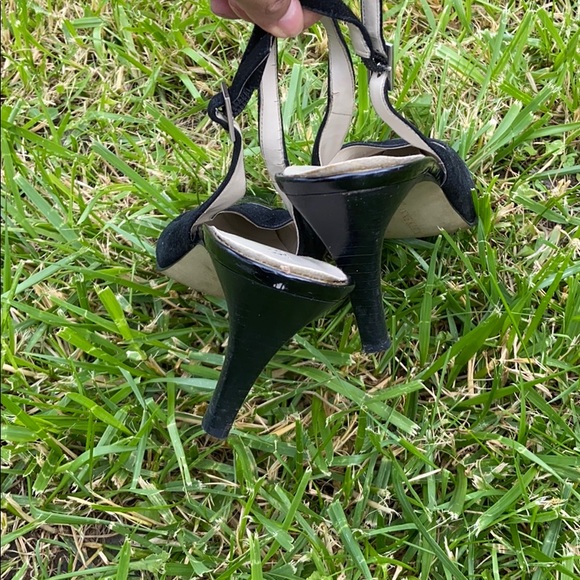 🎄🎄🎄🎉Anne Klein tuxedo black heels🖤 - Picture 4 of 10